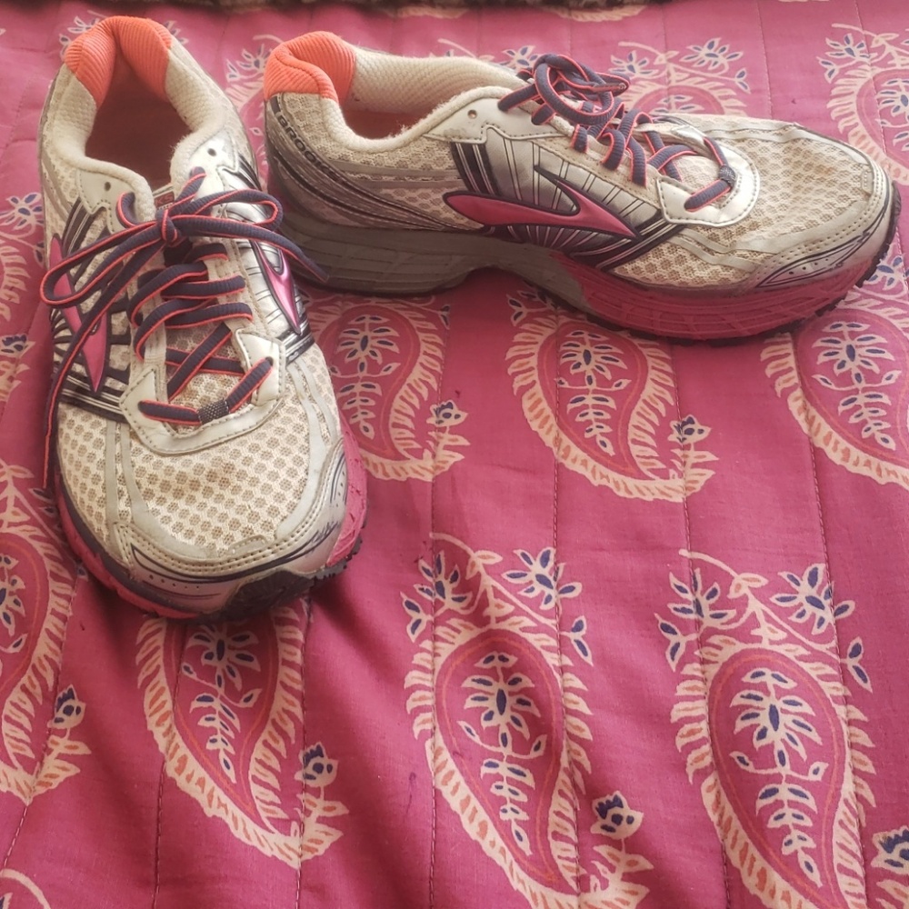 Brooks Adrenaline GTS 14 running/trail shoe
